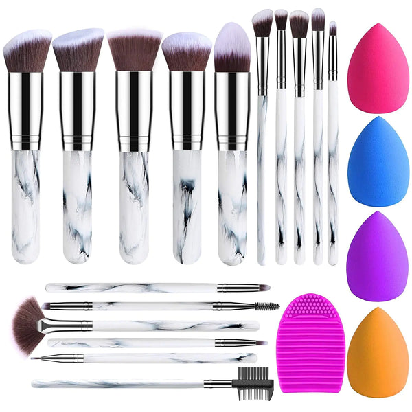 Vip Brushes 16 Stuks! + 4 Beauty Sponsjes & 1 Brush Cleaner